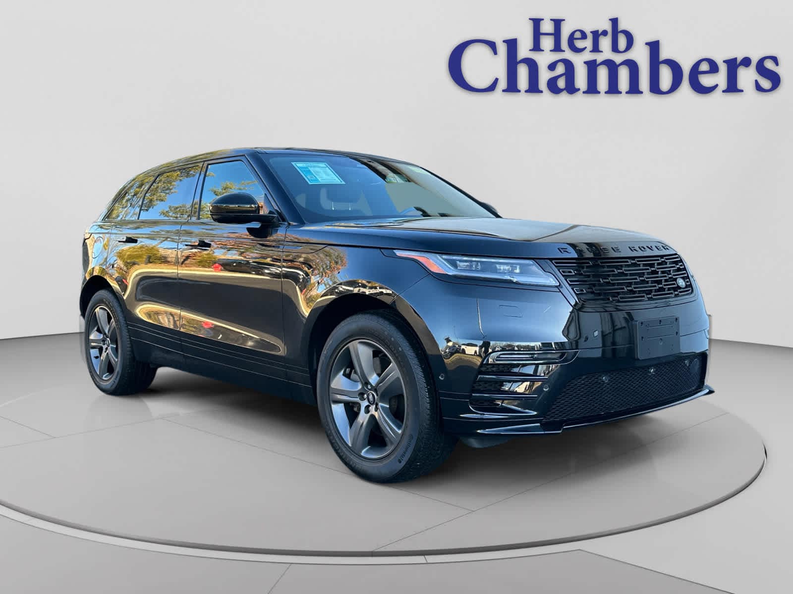 used 2025 Land Rover Range Rover Velar car, priced at $48,000