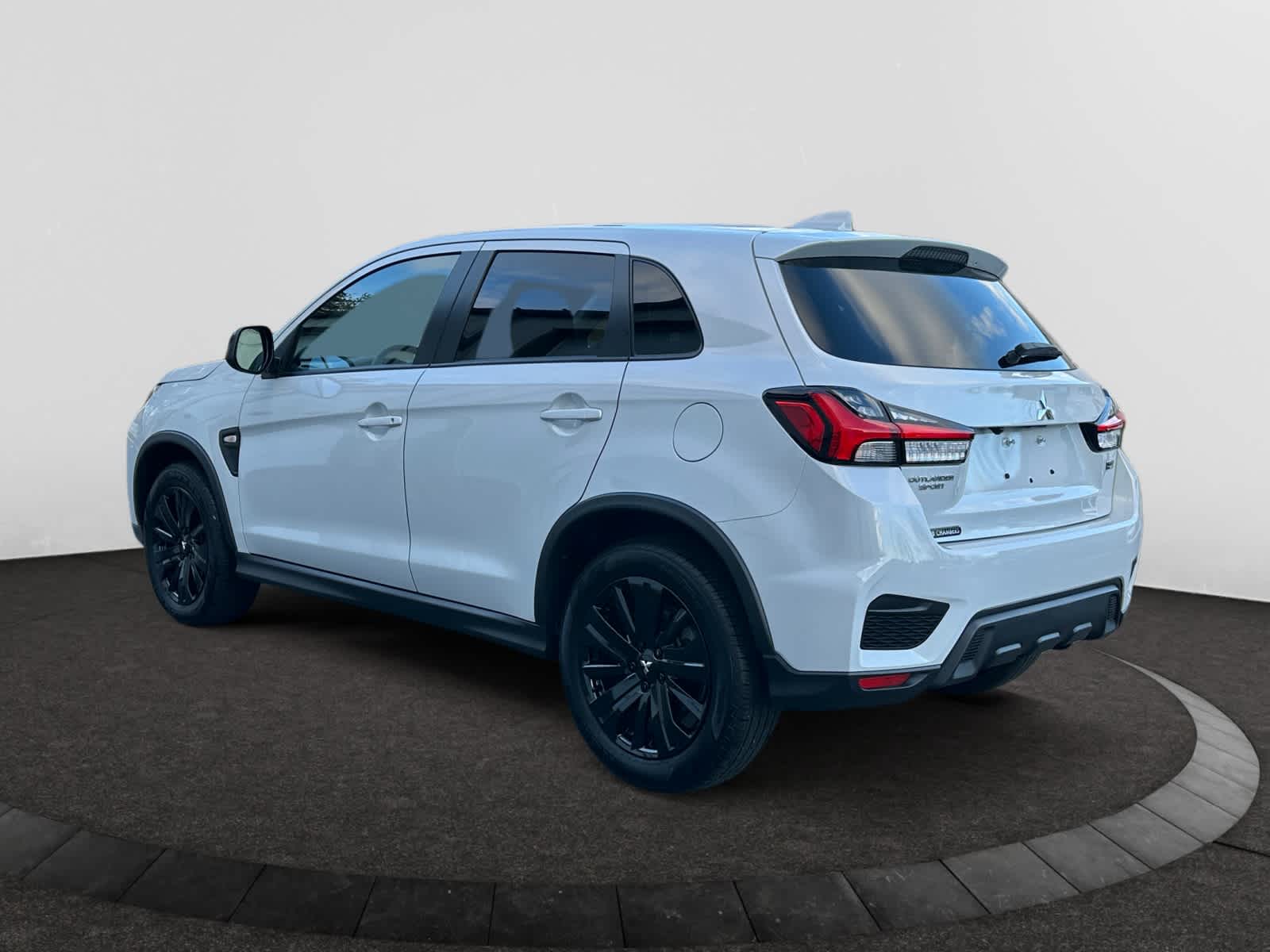 2024 Mitsubishi Outlander Sport LE photo 3