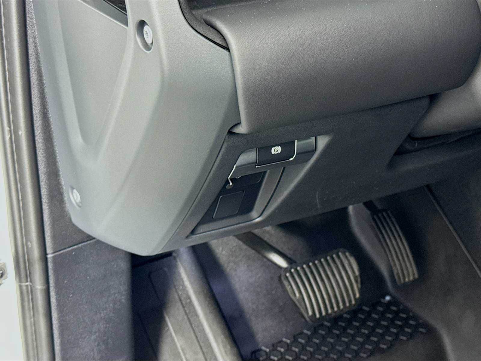 used 2025 Land Rover Defender 110 car, priced at $64,000