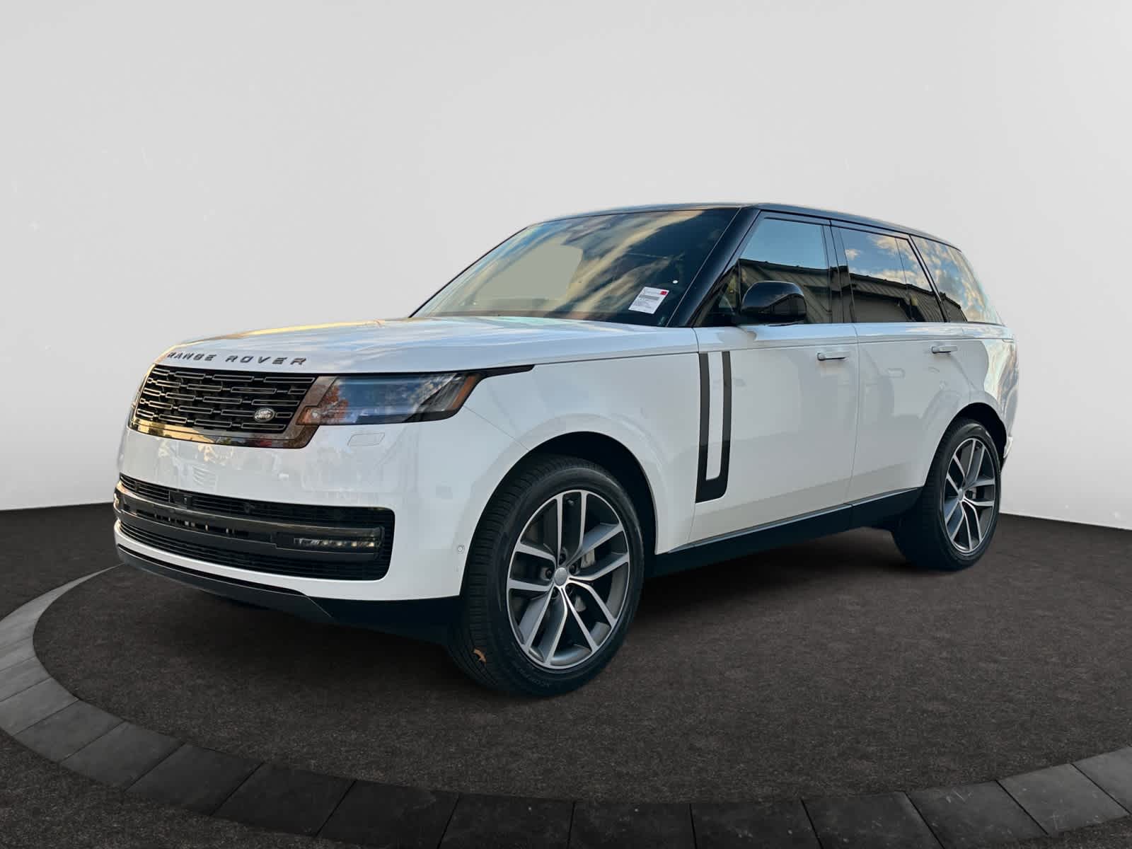 2025 Land Rover Range Rover SE's photo