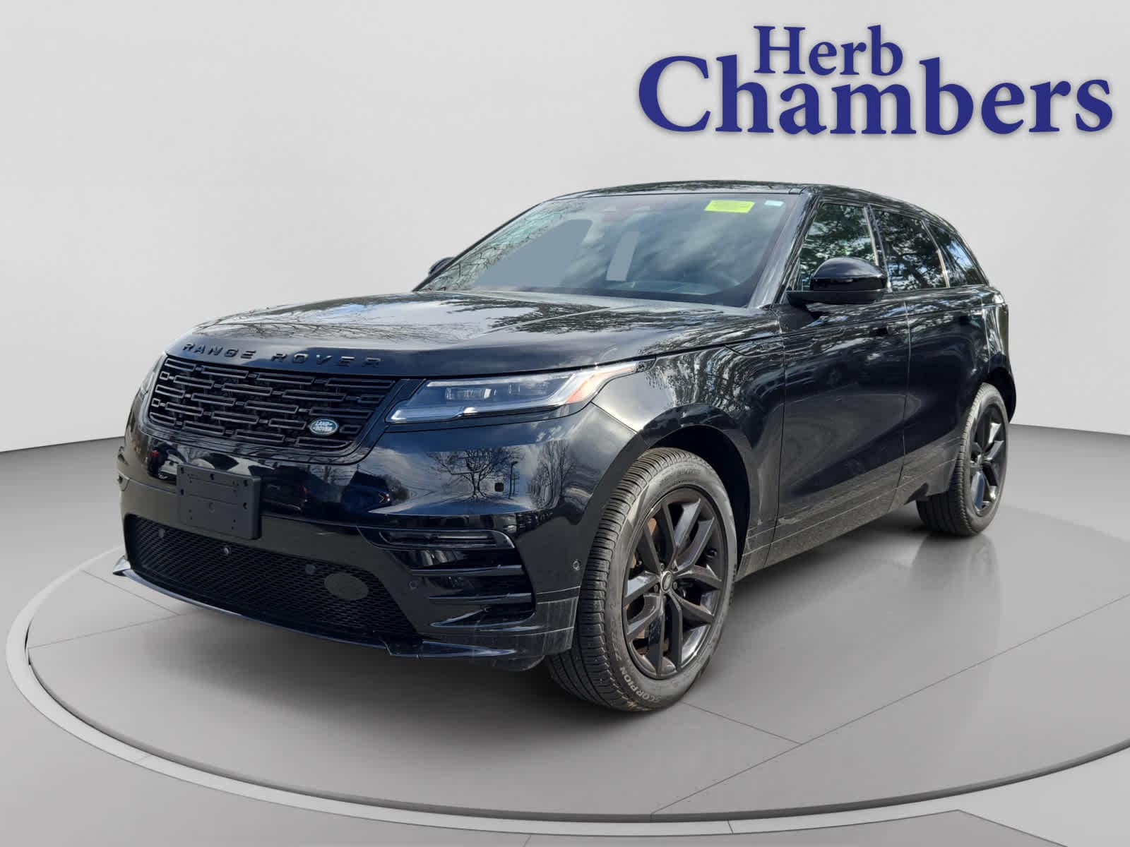 used 2025 Land Rover Range Rover Velar car, priced at $48,000