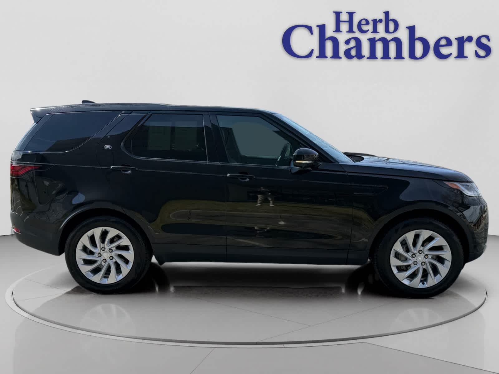 used 2025 Land Rover Discovery car, priced at $49,000
