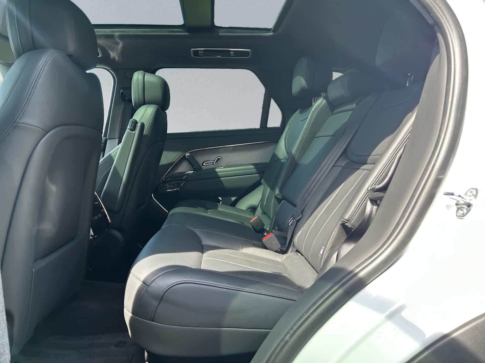 2025 Land Rover Range Rover Sport SE - Photo 17