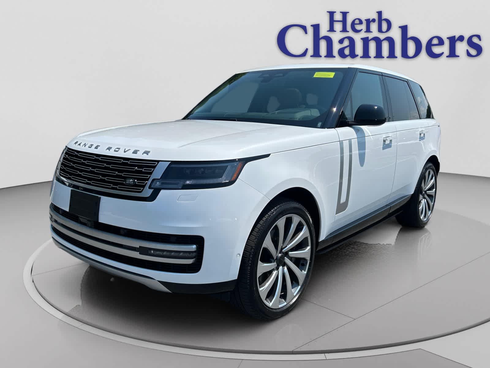 Ostuni Pearl White Premium Metallic 2026 Land Rover Range Rover SUV / Crossover All-Wheel Drive Automatic