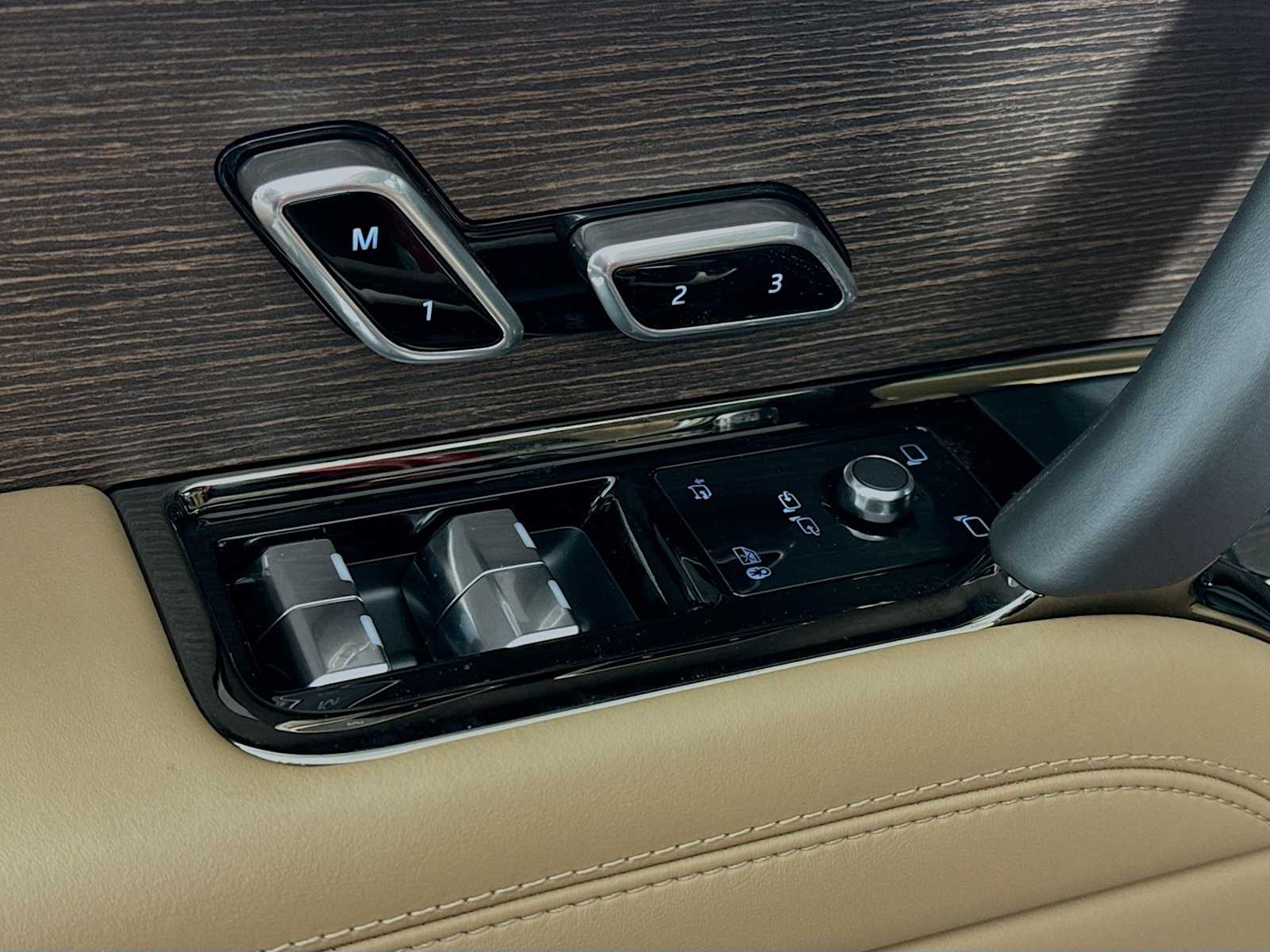 used 2024 Land Rover Range Rover Sport car, priced at $73,000