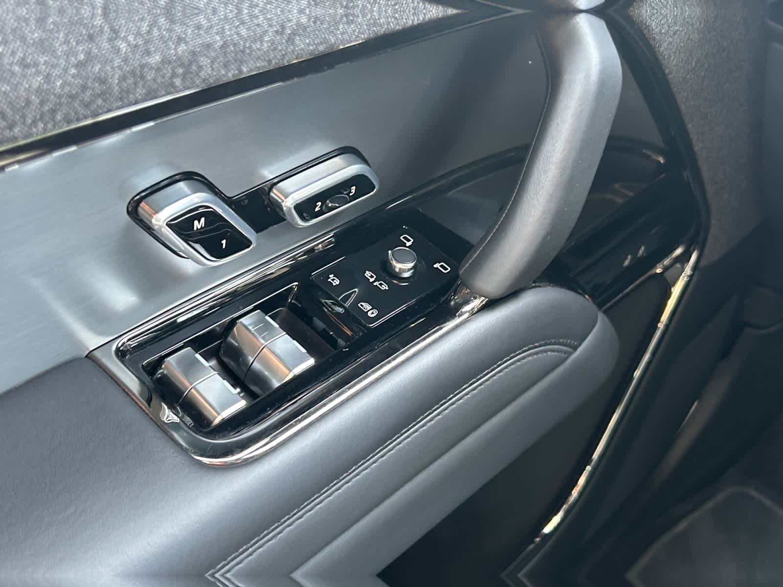 2025 Land Rover Range Rover Sport SE - Photo 14