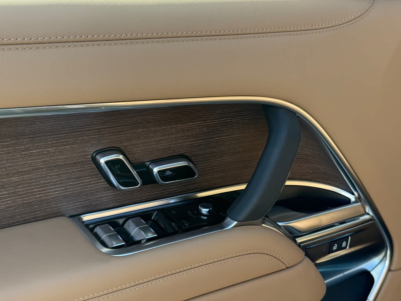 new 2026 Land Rover Range Rover car, priced at $195,060