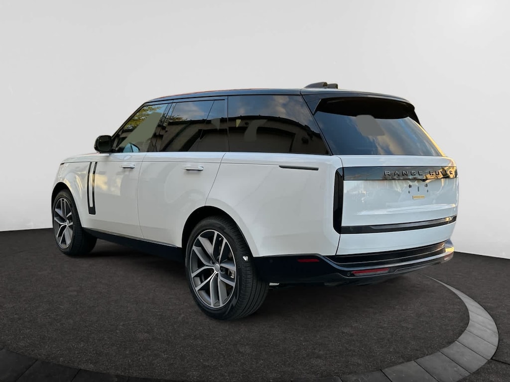 New 2025 Land Rover Range Rover SE SWB SUV