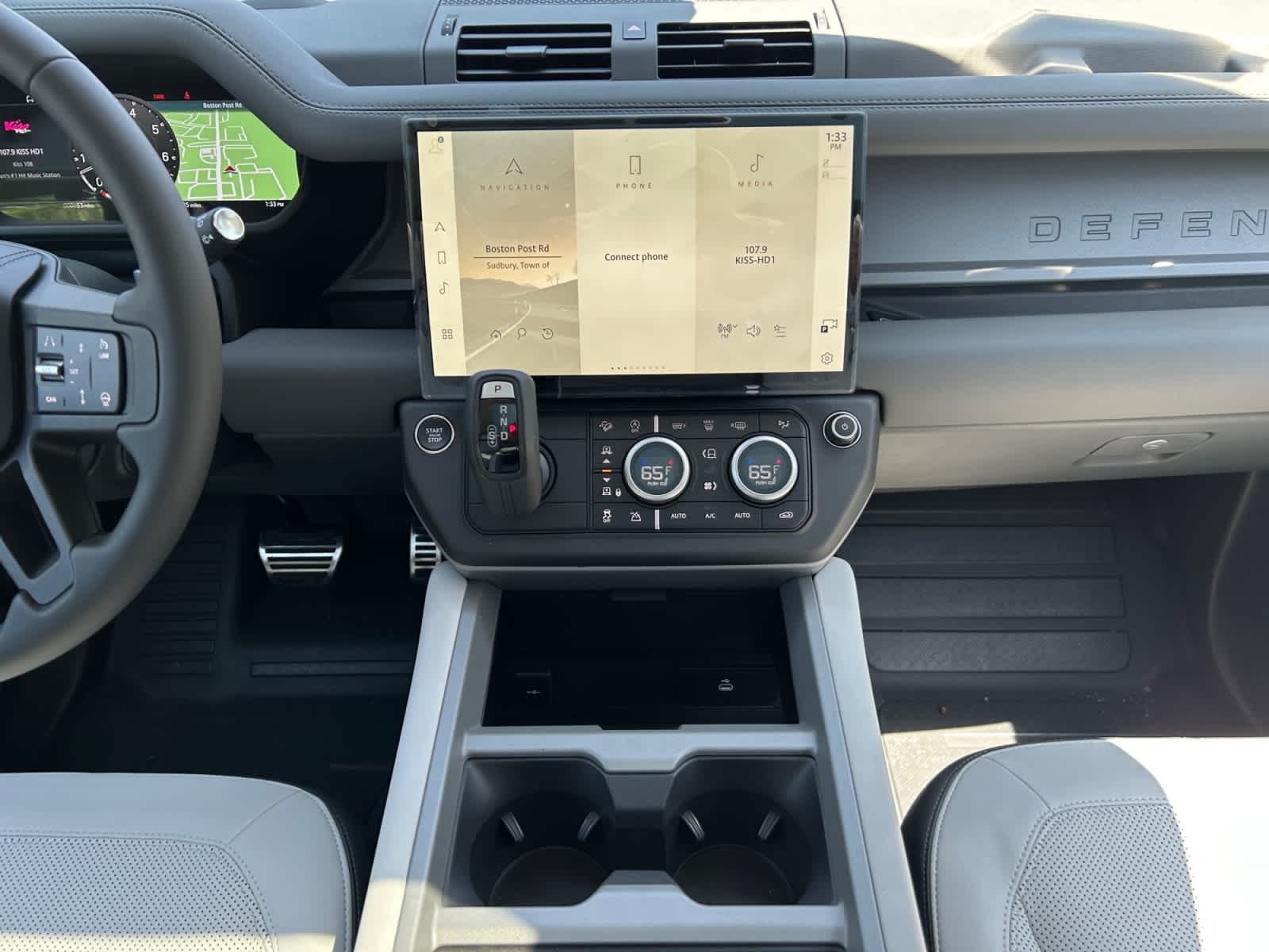 2026 Land Rover Defender V8 - Photo 16