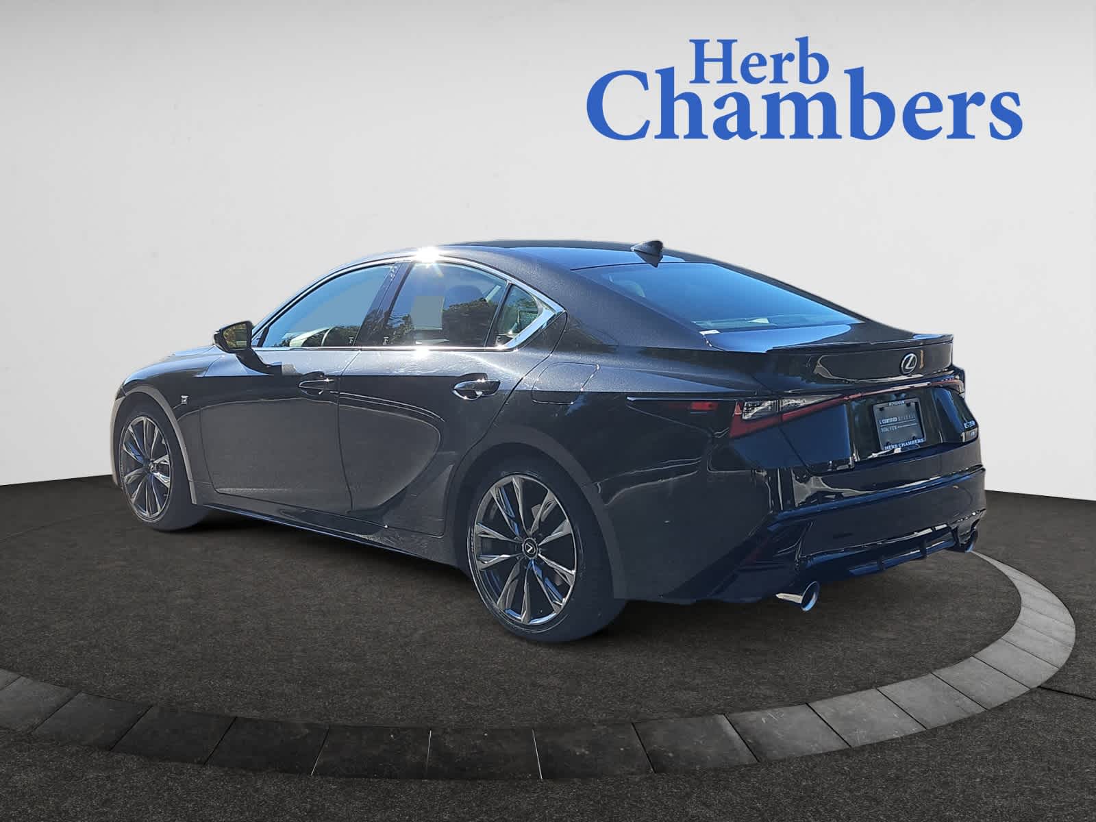 2023 Lexus IS 350 F SPORT photo 3