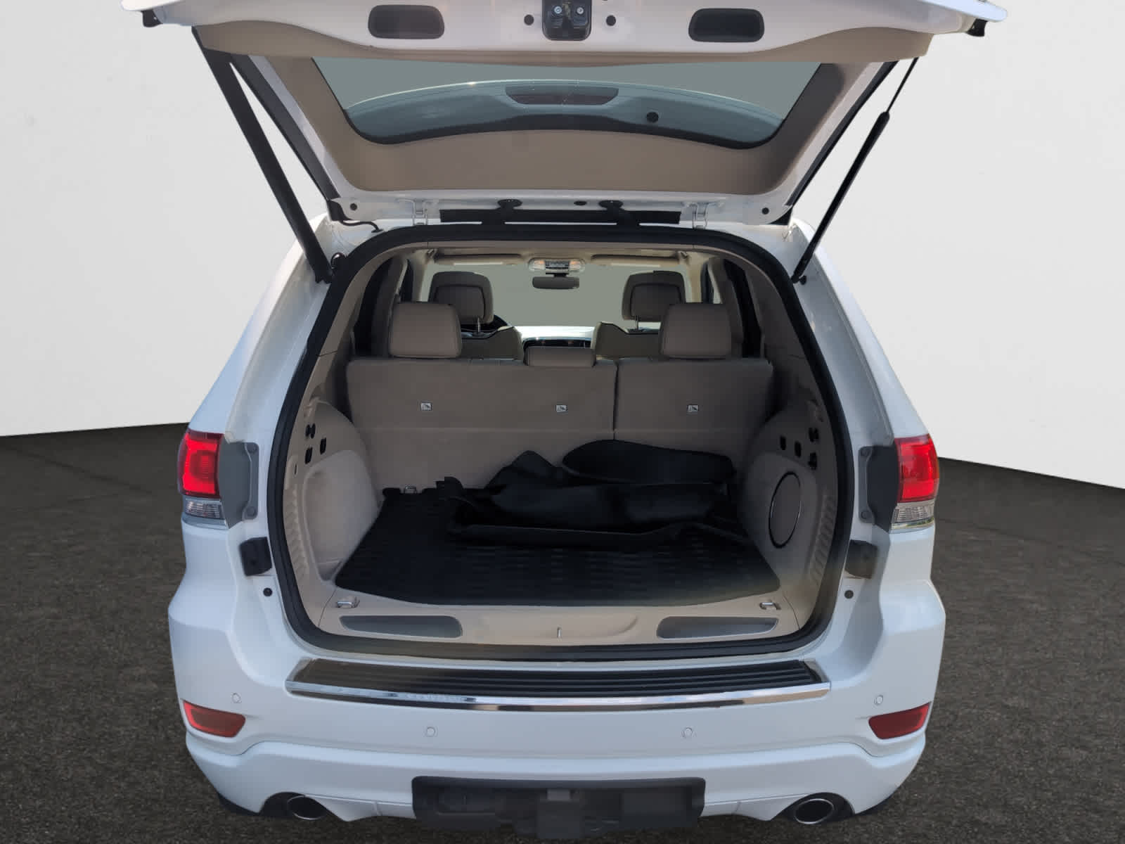 2020 Jeep Grand Cherokee Overland photo 3