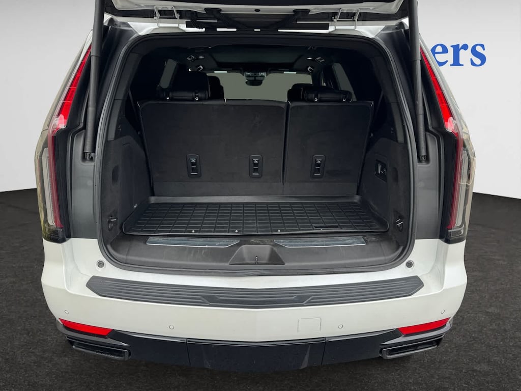 Used 2023 Cadillac Escalade 4WD Sport SUV