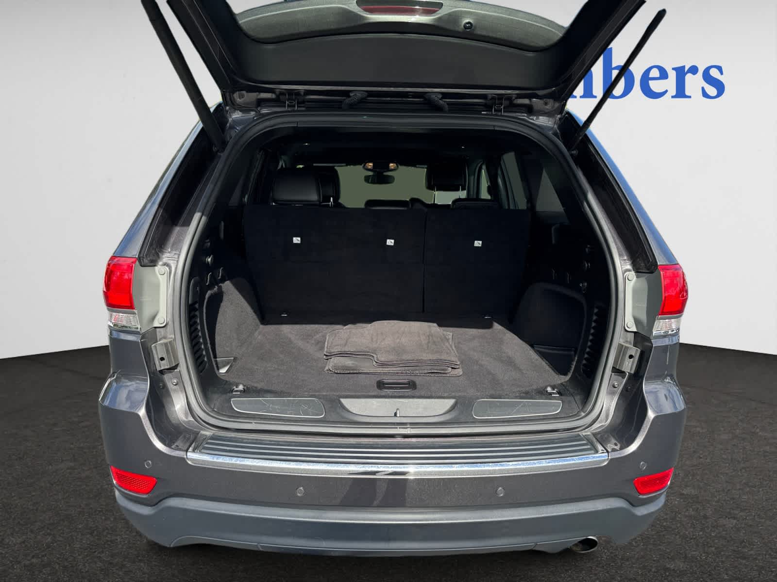 2019 Jeep Grand Cherokee Limited photo 4