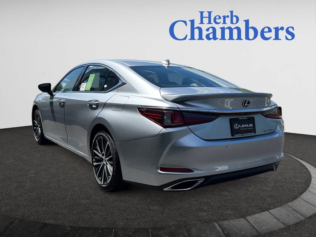 Used 2025 Lexus ES Sedan