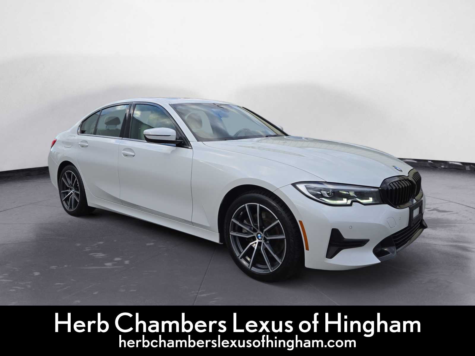 2021 BMW 3 Series 330i's photo