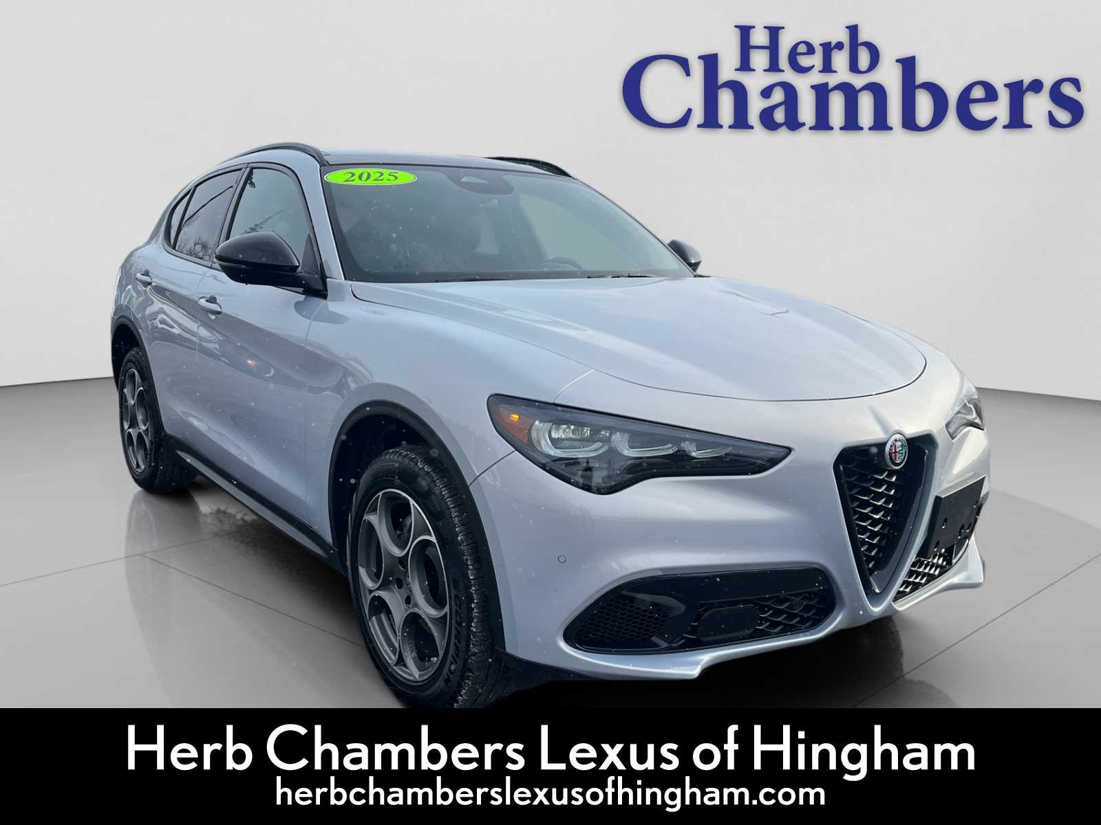 2025 Alfa Romeo Stelvio Base
