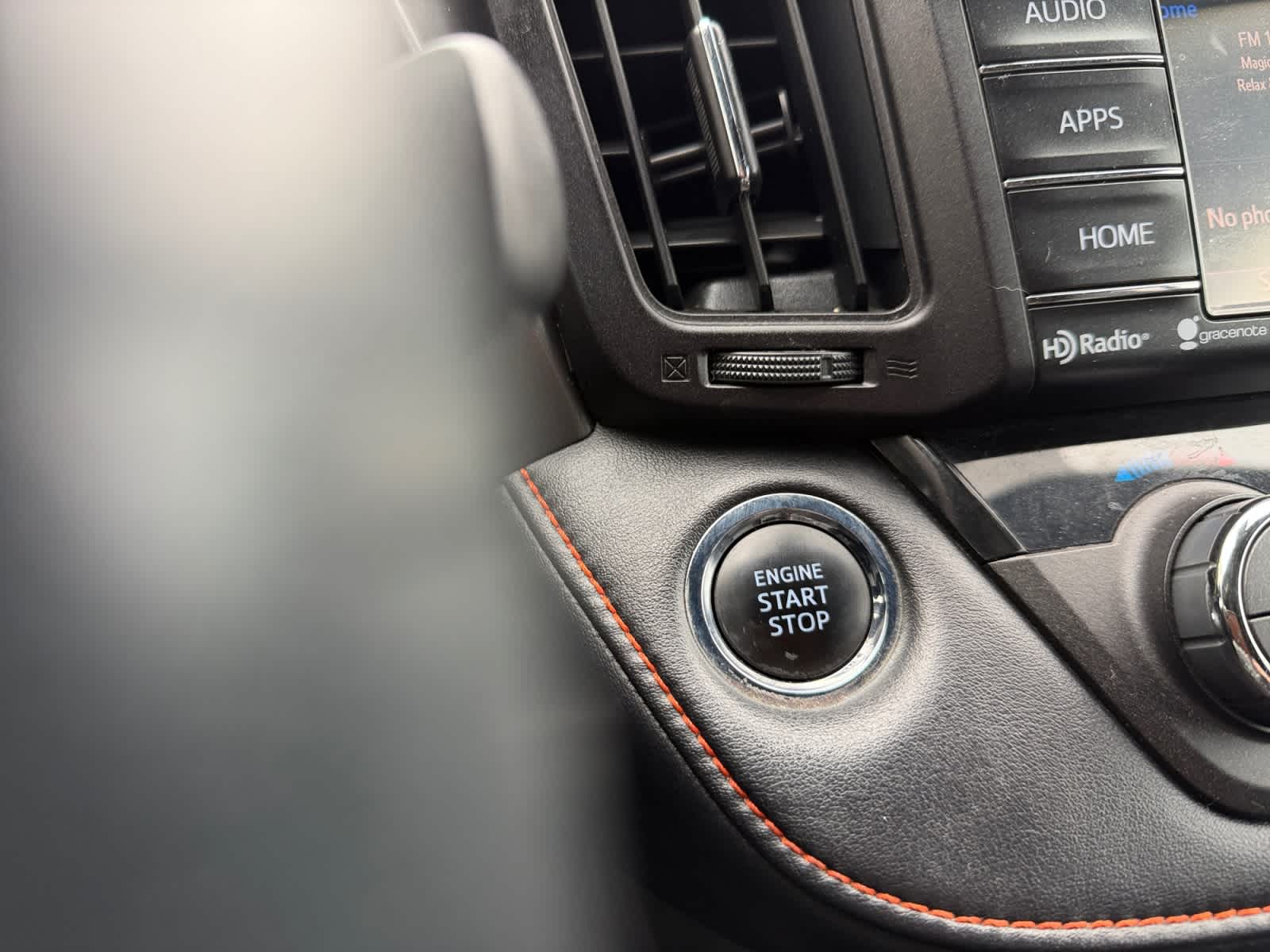 2017 Toyota RAV4 SE - Photo 24