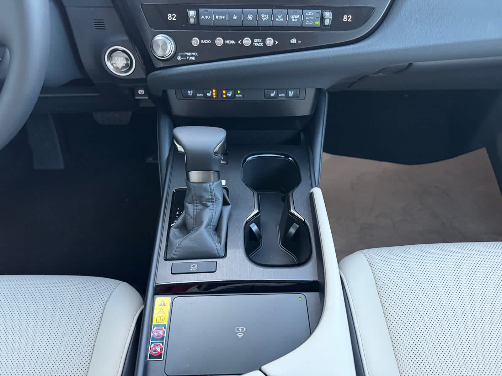 new 2025 Lexus ES car