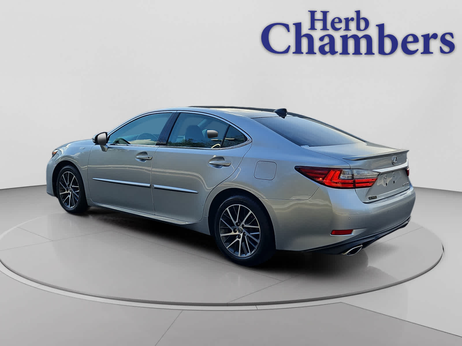 2017 Lexus ES 350 Luxury photo 3