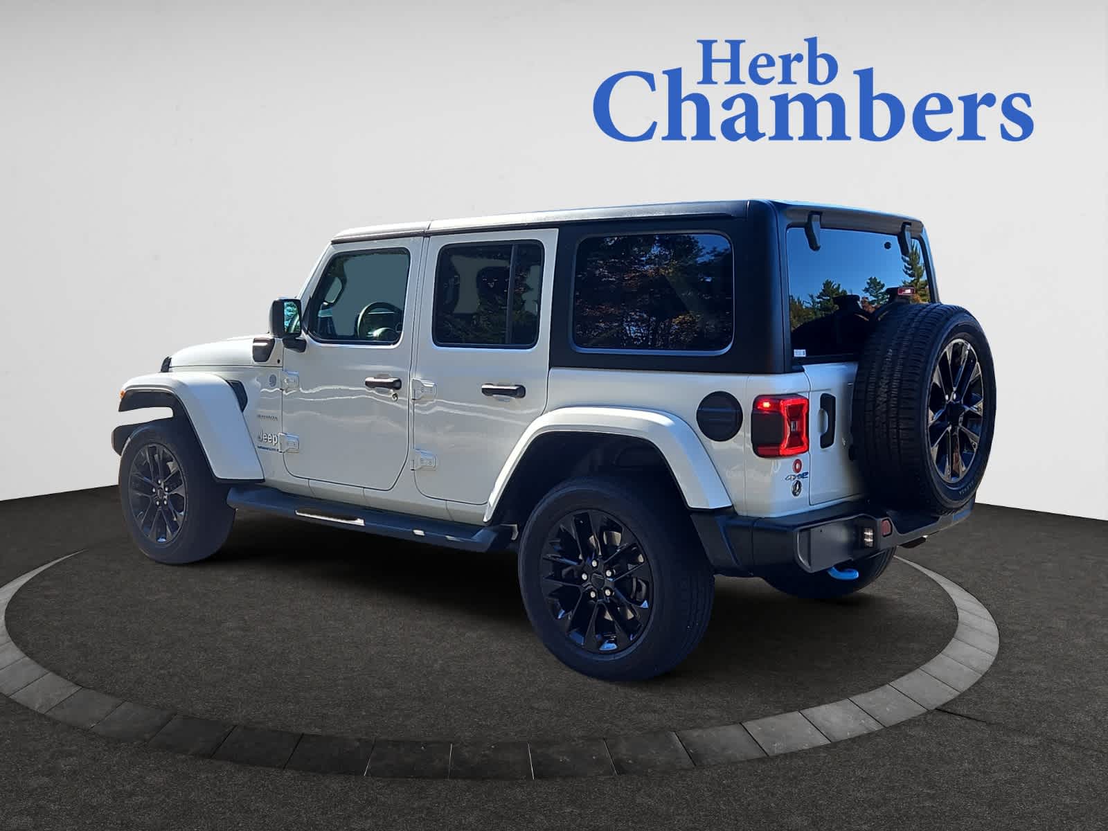 2023 Jeep Wrangler 4xe Sahara photo 3