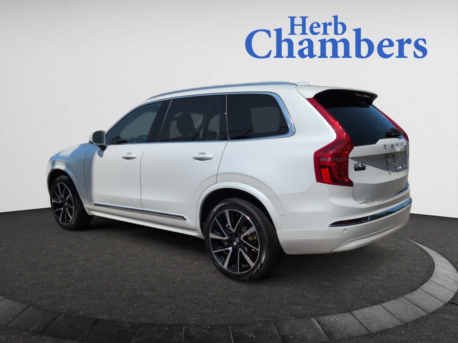 2024 Volvo XC90 B5 Plus photo 3