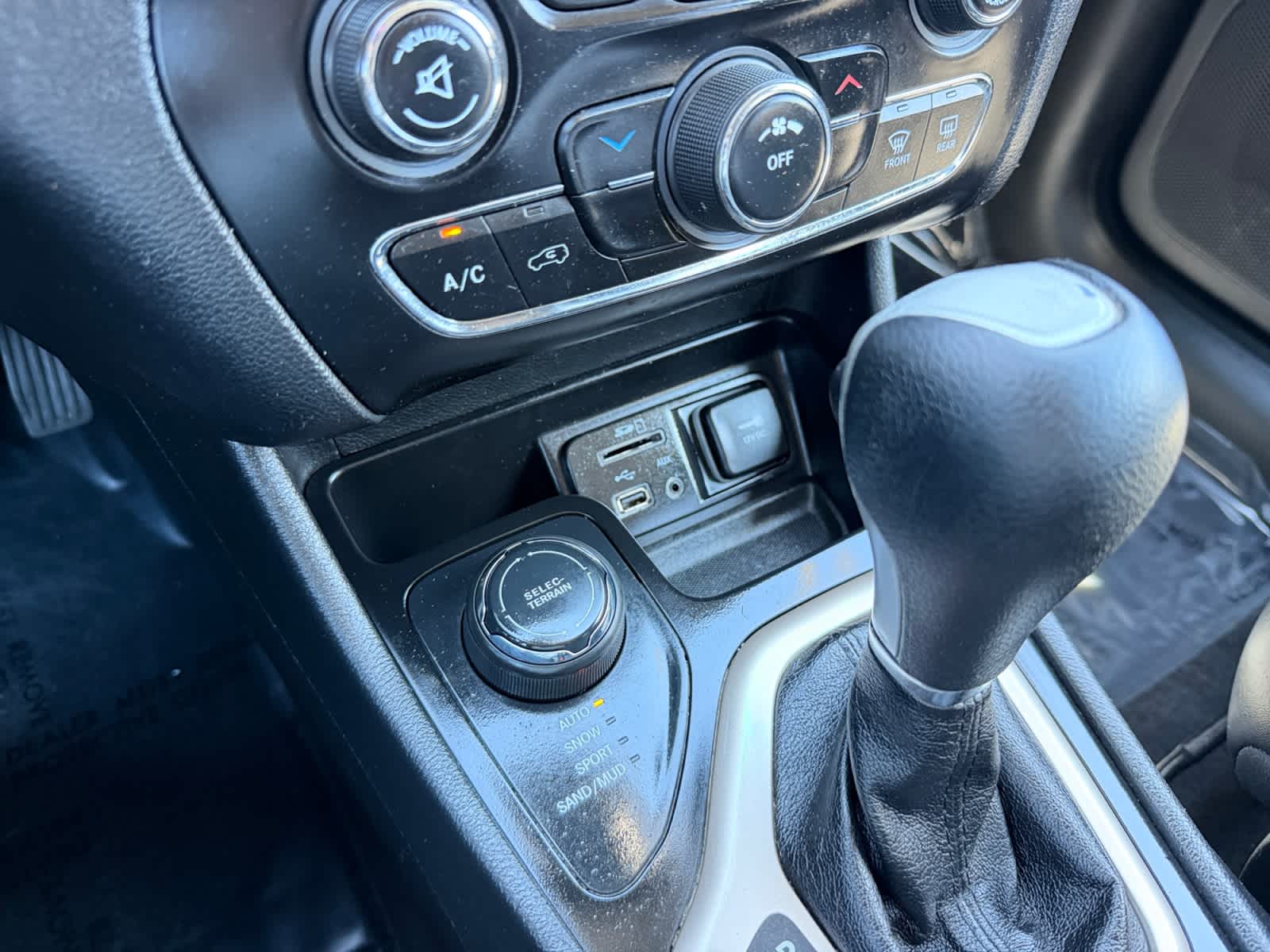 used 2017 Jeep Cherokee car, priced at $8,998