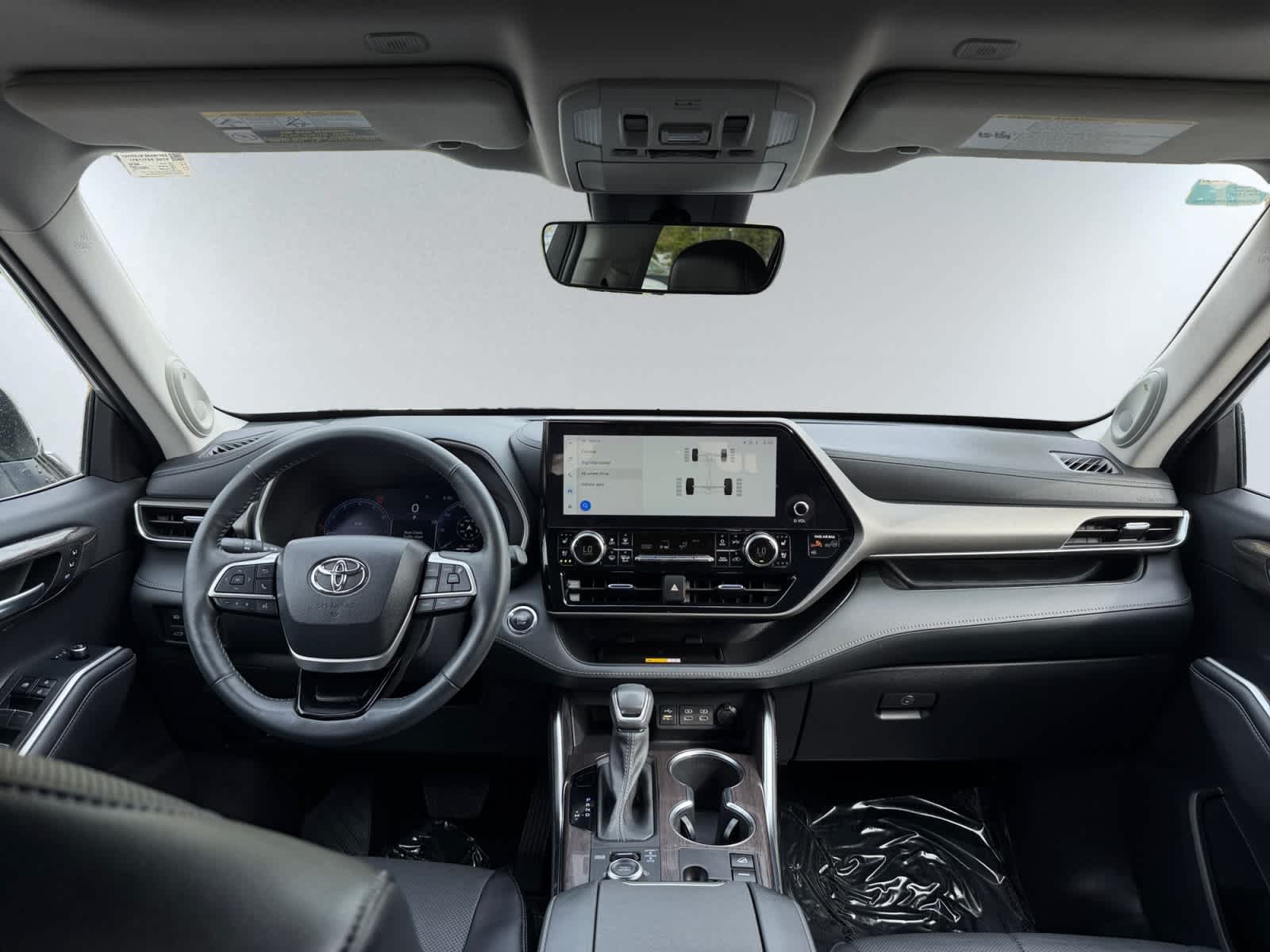 used 2023 Toyota Highlander car, priced at $39,999