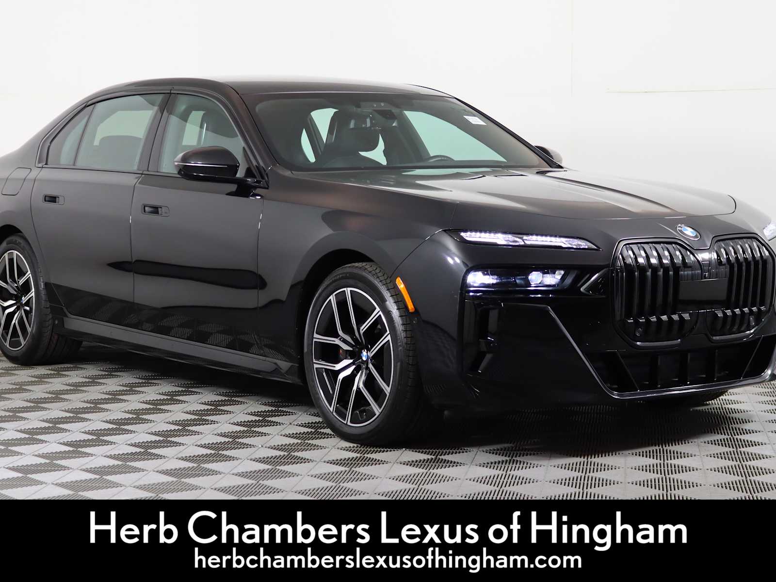 2023 BMW 7 Series 760i xDrive's photo