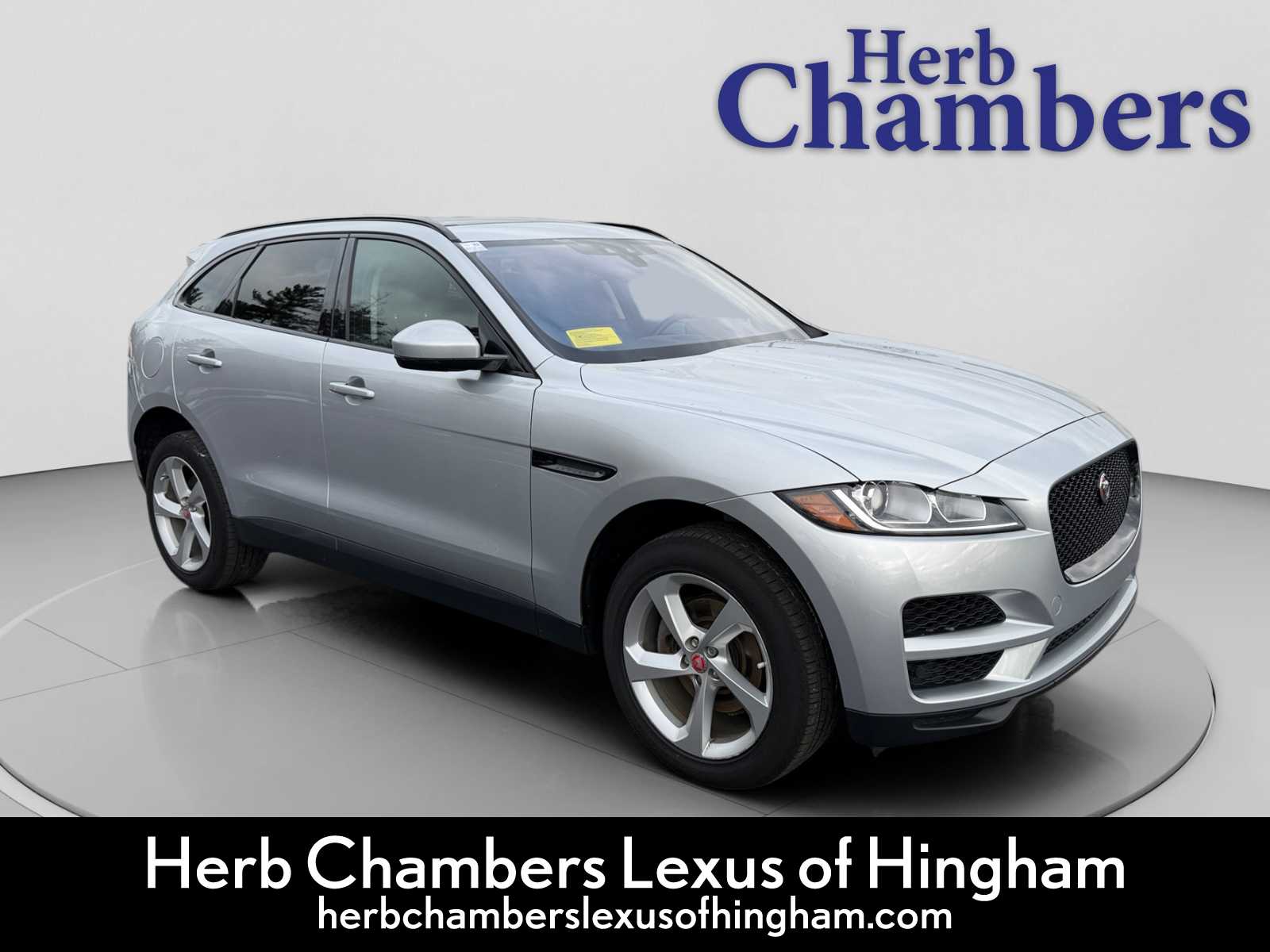 2018 Jaguar F-PACE Premium's photo