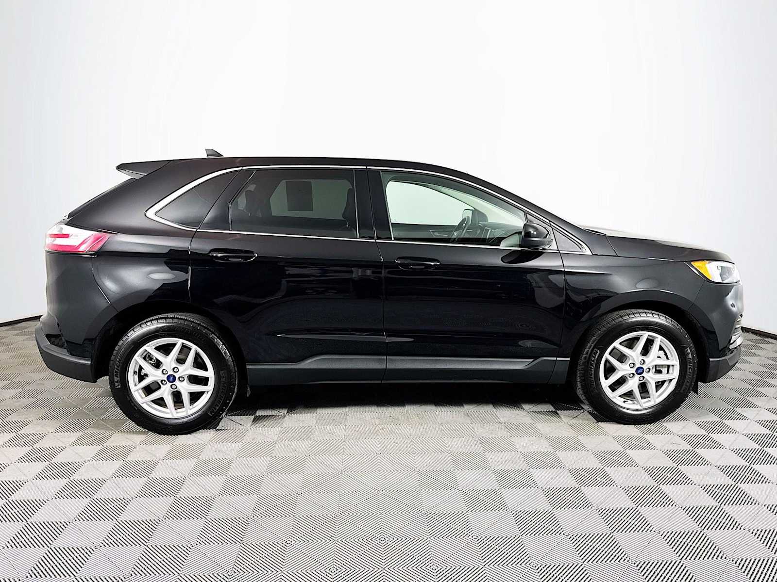used 2022 Ford Edge car, priced at $24,998