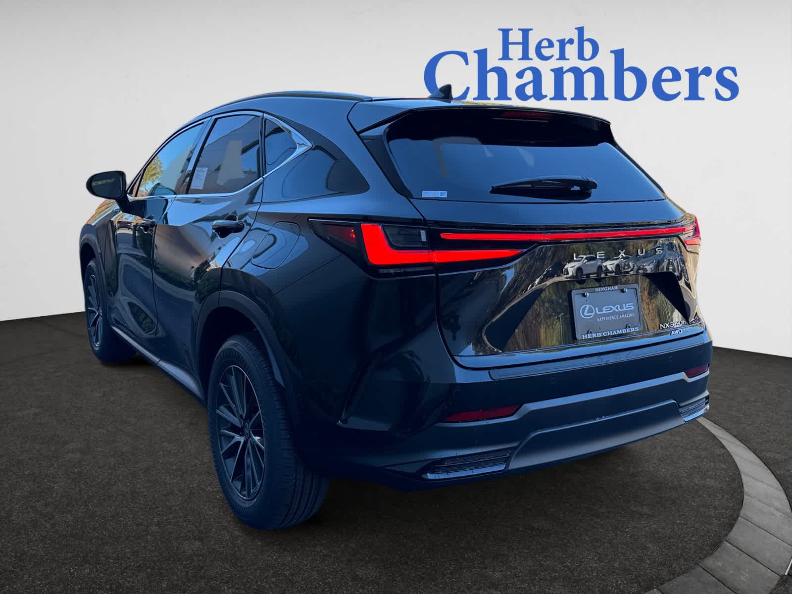 2026 Lexus NX 350h Premium photo 3