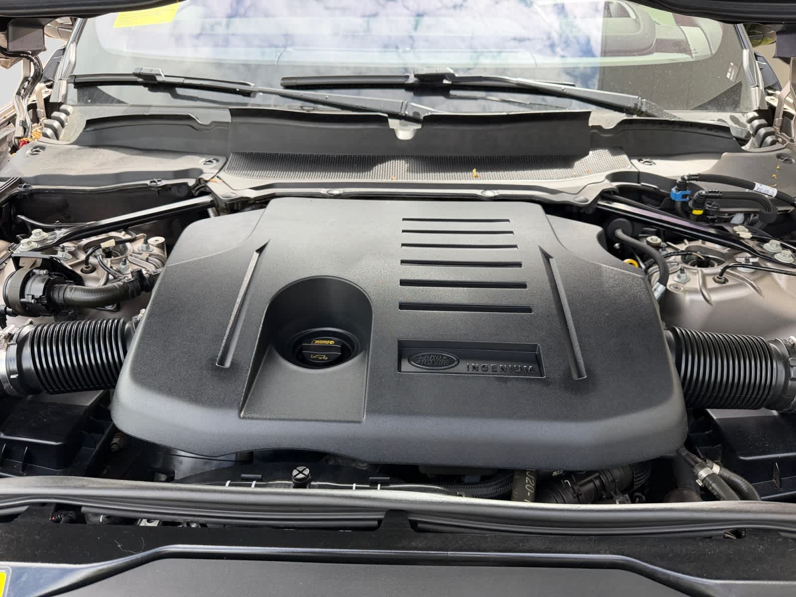used 2021 Land Rover Discovery car, priced at $29,998
