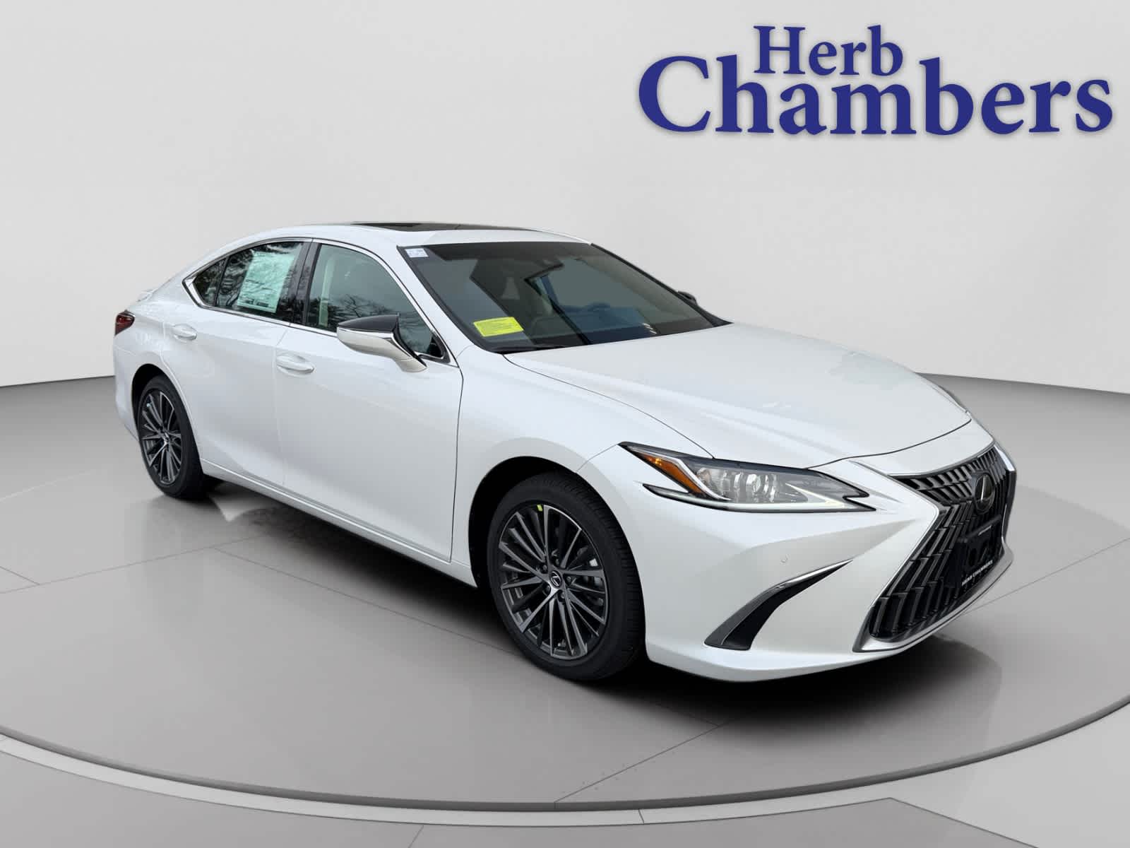2025 Lexus ES 350's photo