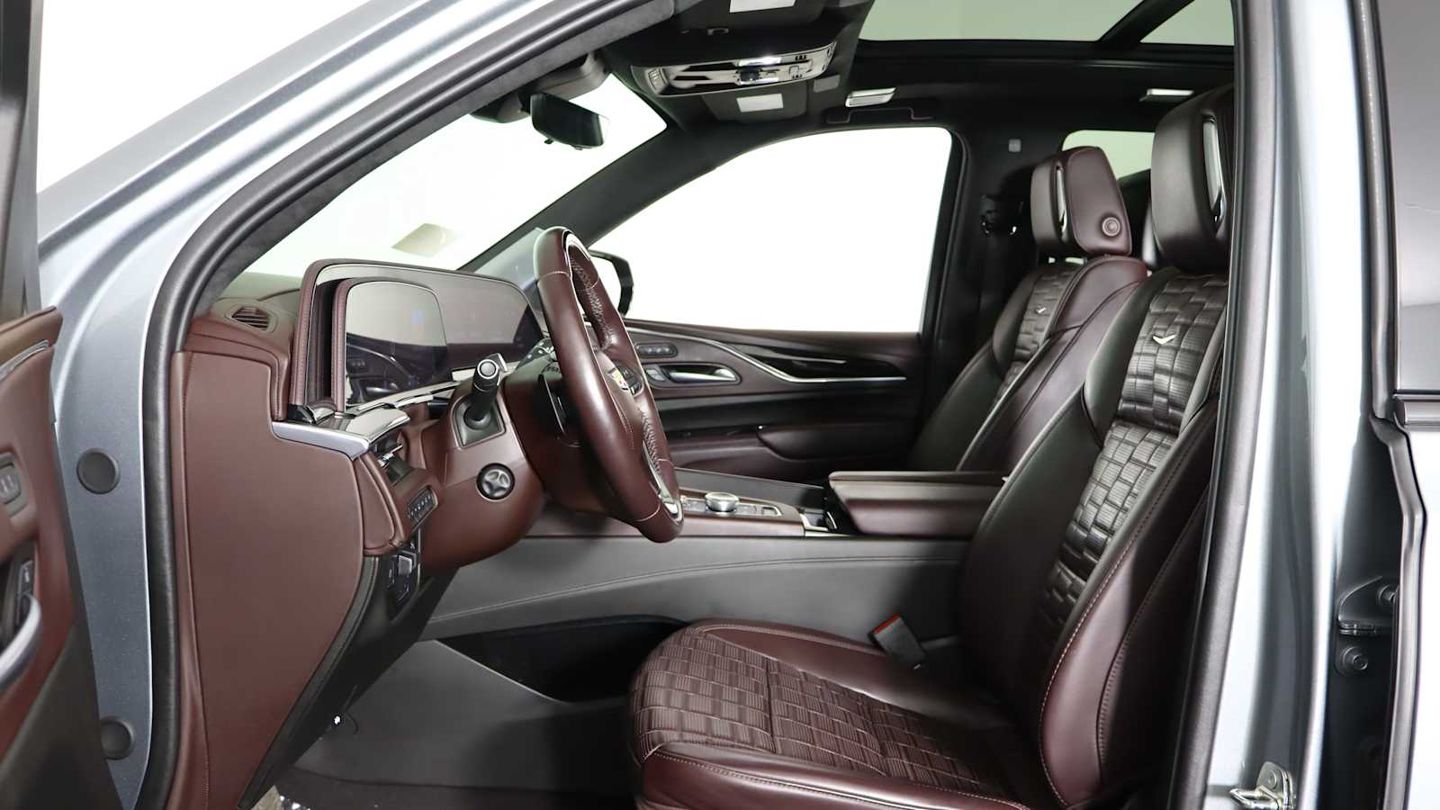 used 2024 Cadillac Escalade car, priced at $81,998