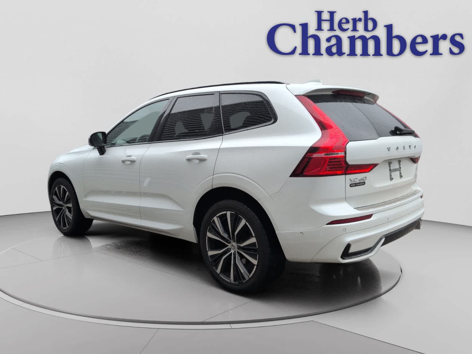 2023 Volvo XC60 Plus - Photo 3