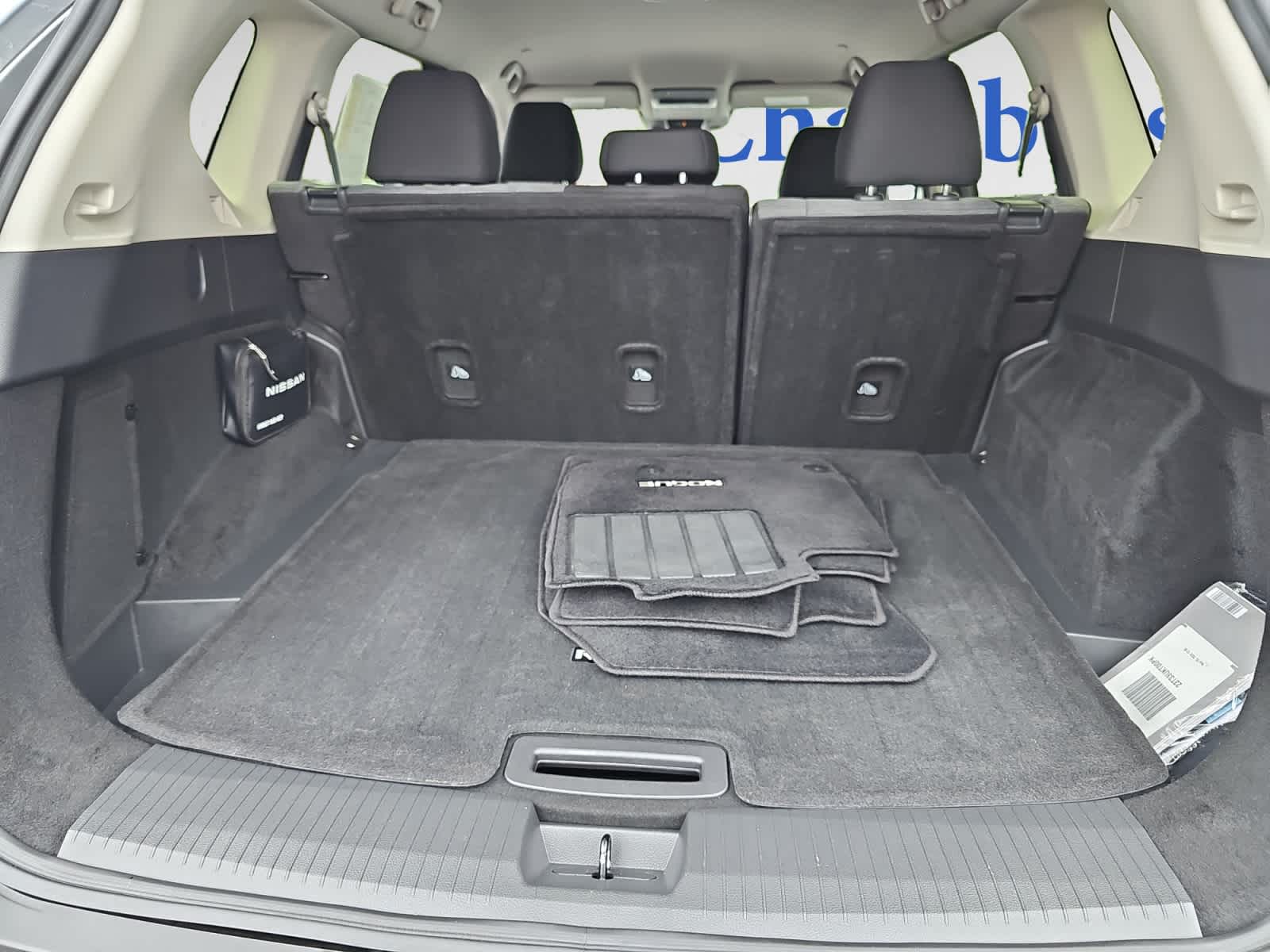 2023 Nissan Rogue SV photo 4