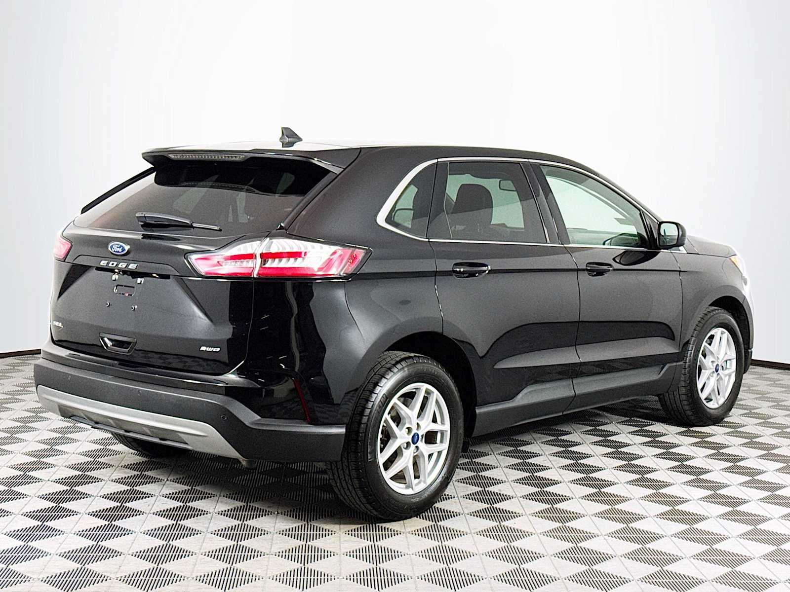 used 2022 Ford Edge car, priced at $24,998