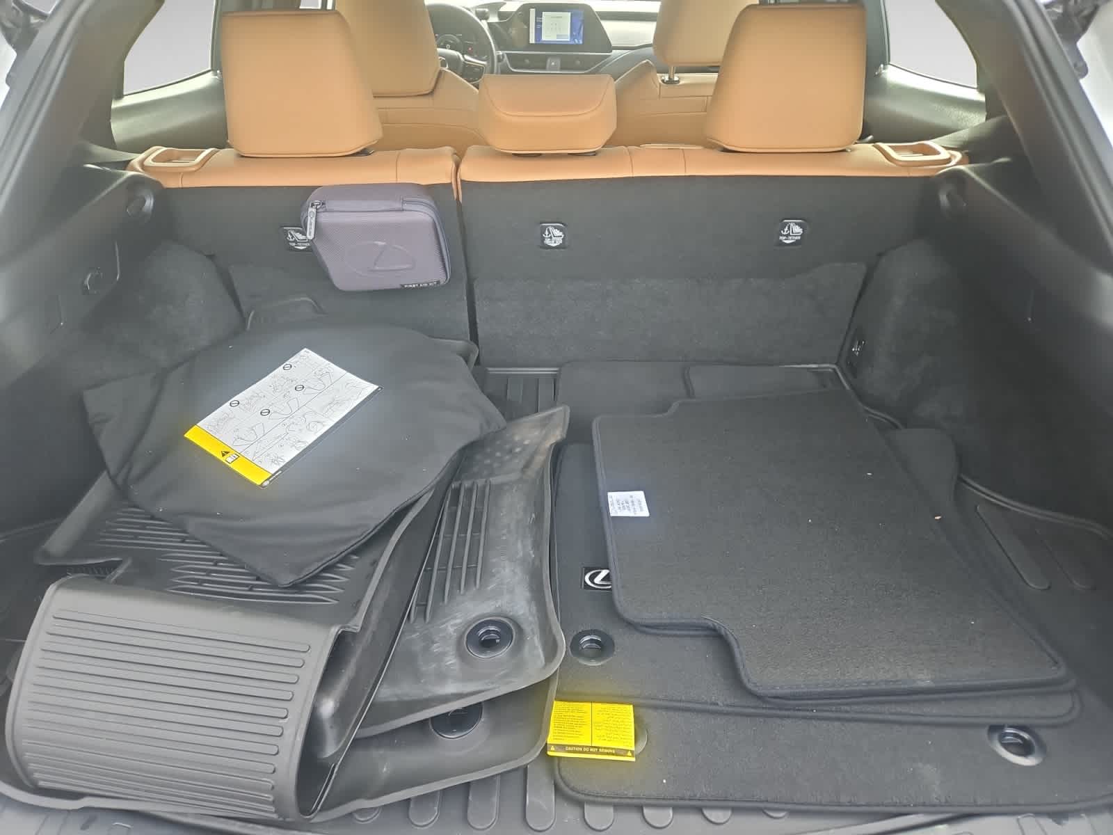 2024 Lexus UX 250h Premium photo 4