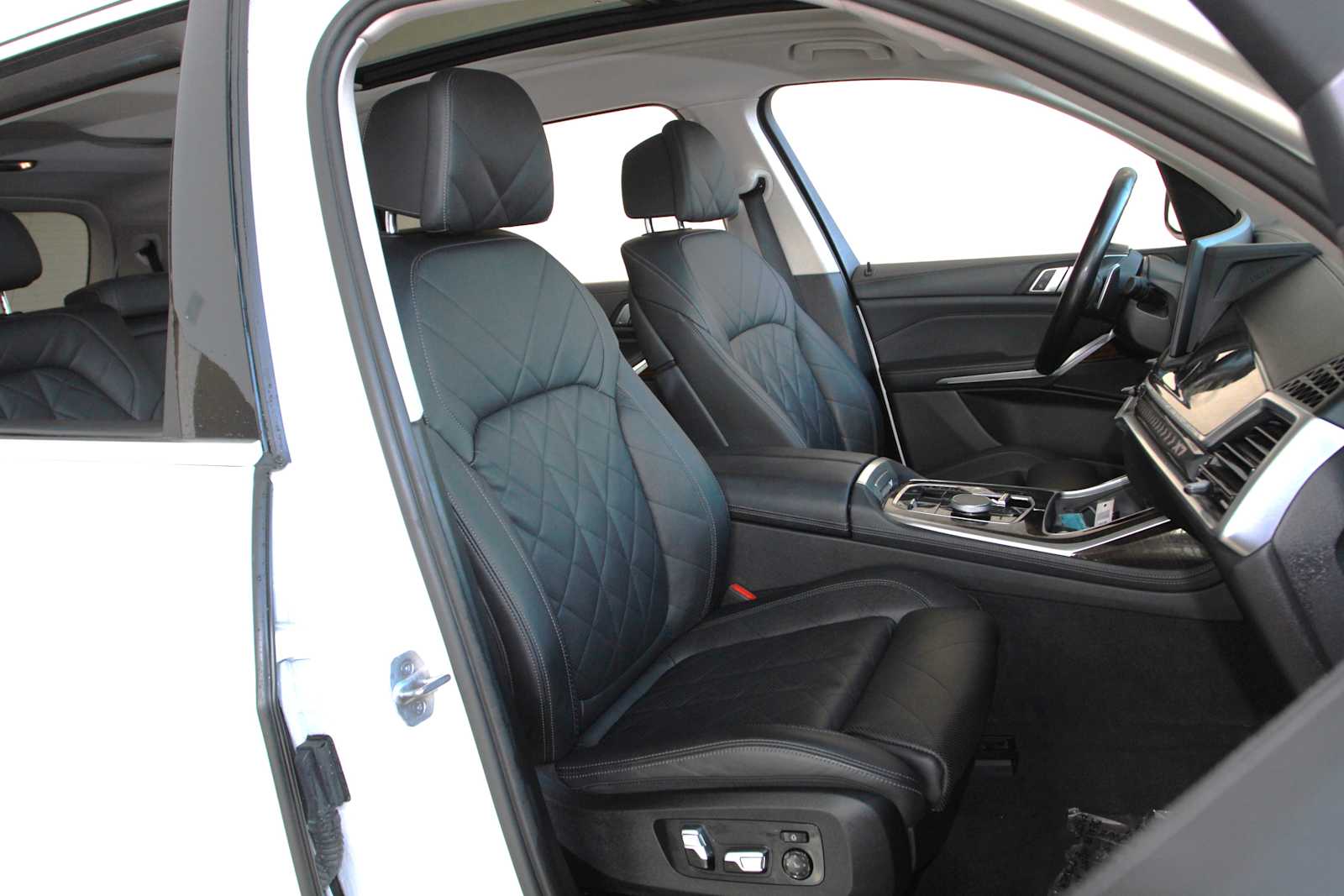 used 2023 BMW X7 car, priced at $52,998