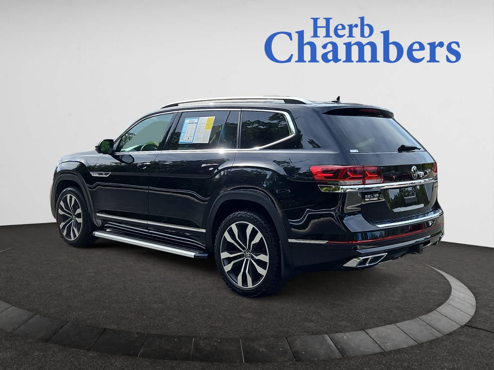 2022 Volkswagen Atlas V6 SEL Premium R-Line photo 2