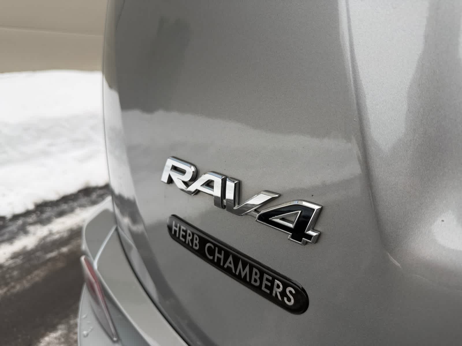 2017 Toyota RAV4 SE - Photo 26