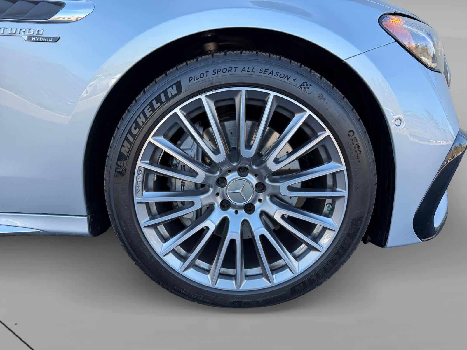 2025 Mercedes-Benz E-Class AMG E53 - Photo 9