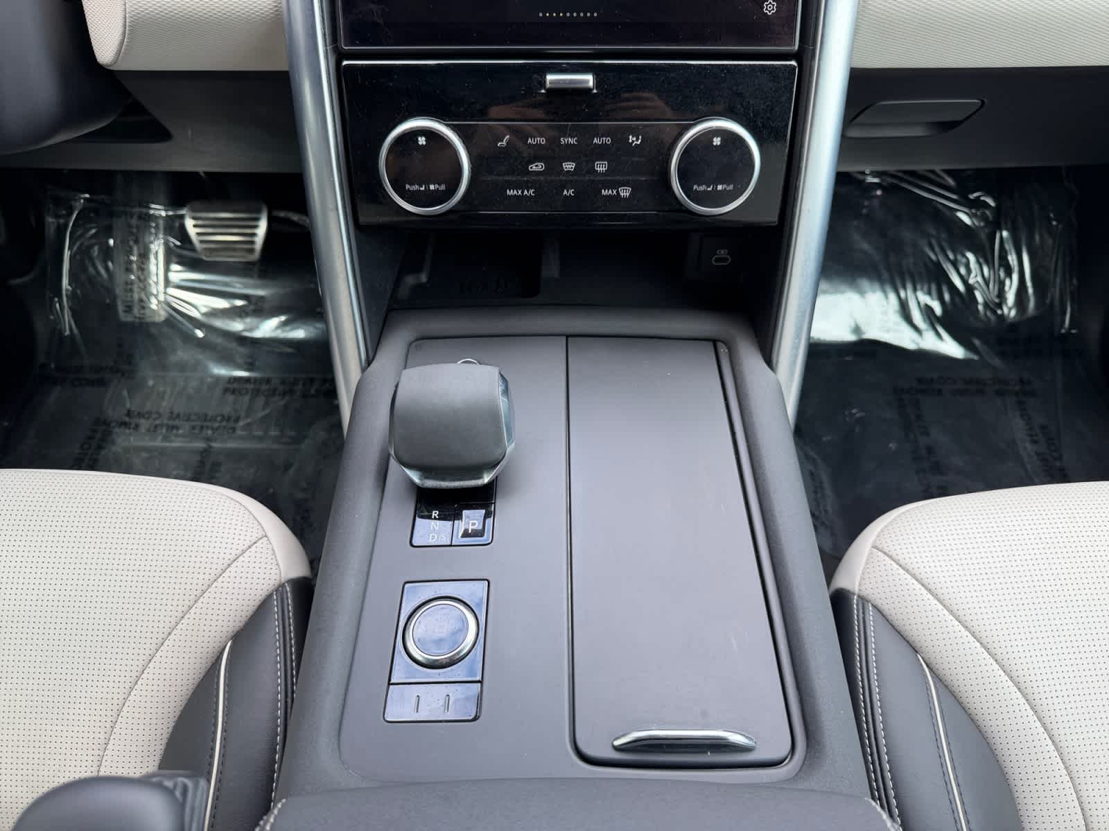 used 2021 Land Rover Discovery car, priced at $29,998
