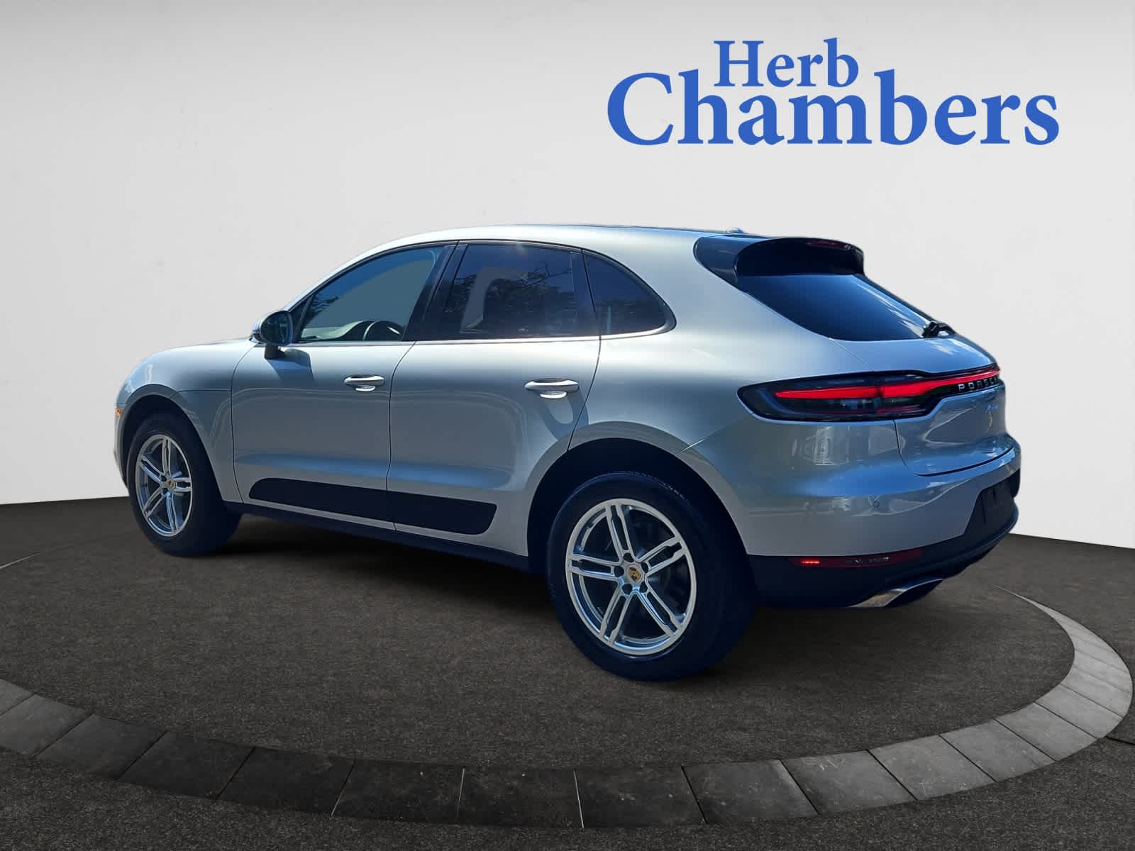 2019 Porsche Macan photo 3