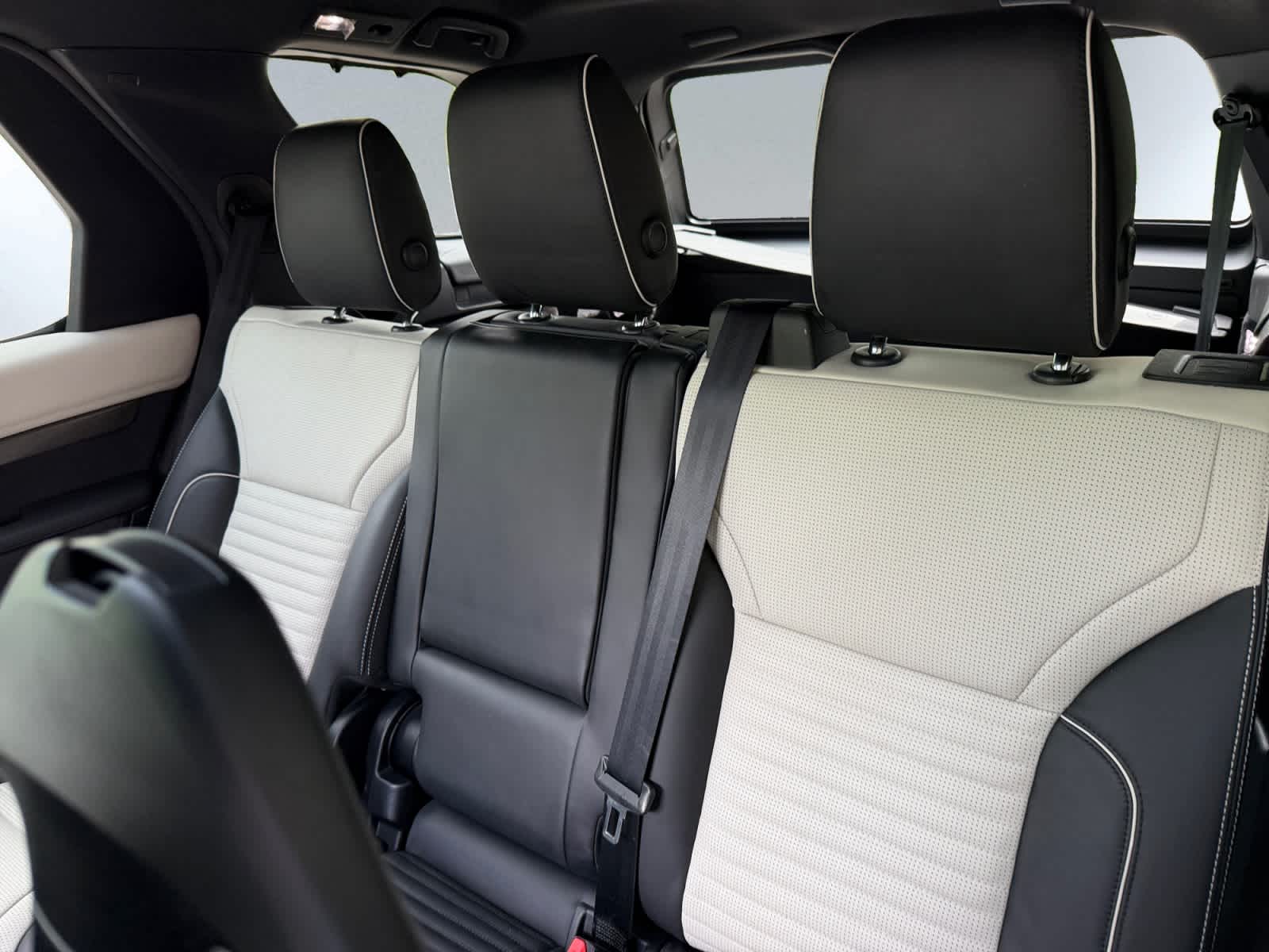 used 2021 Land Rover Discovery car, priced at $29,998