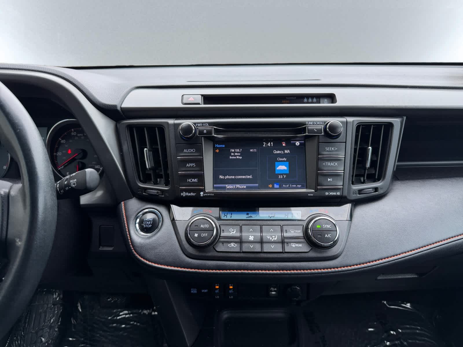 2017 Toyota RAV4 SE - Photo 15