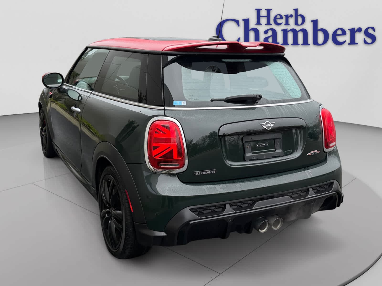 View vehicle photo 3