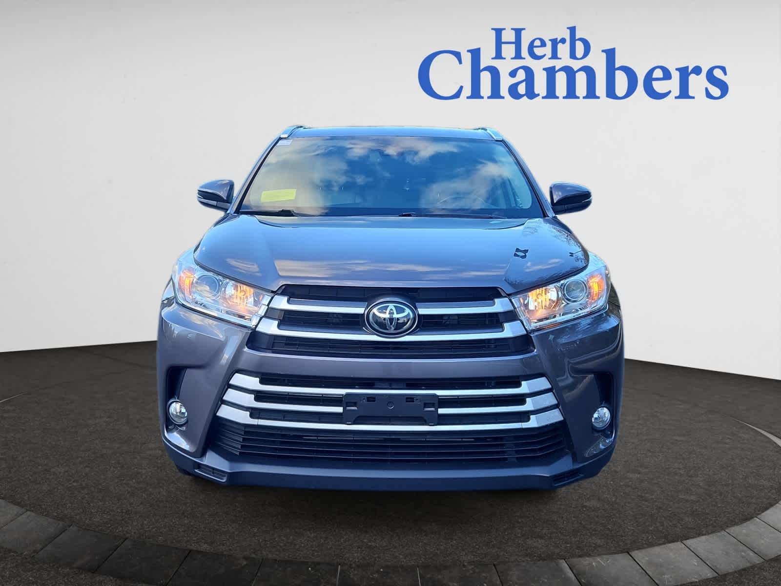 2019 Toyota Highlander XLE photo 2