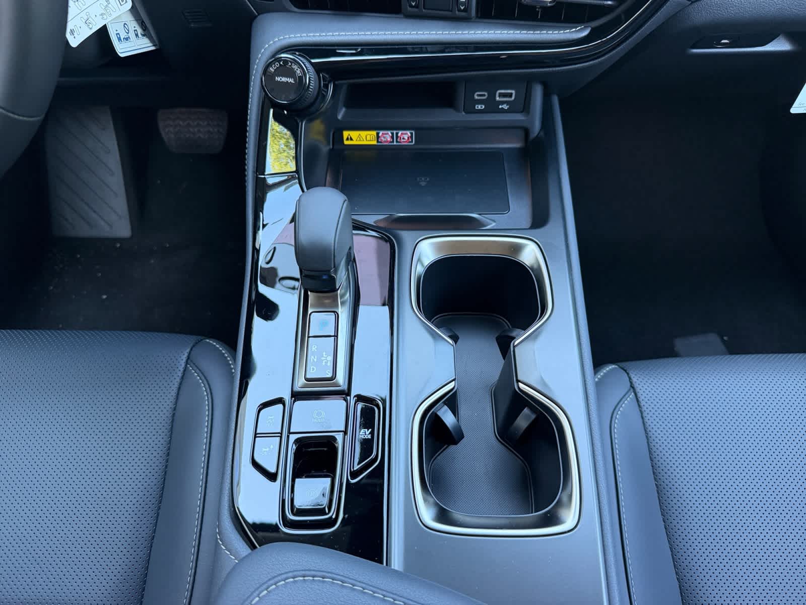 2026 Lexus NX 350h Luxury - Photo 12