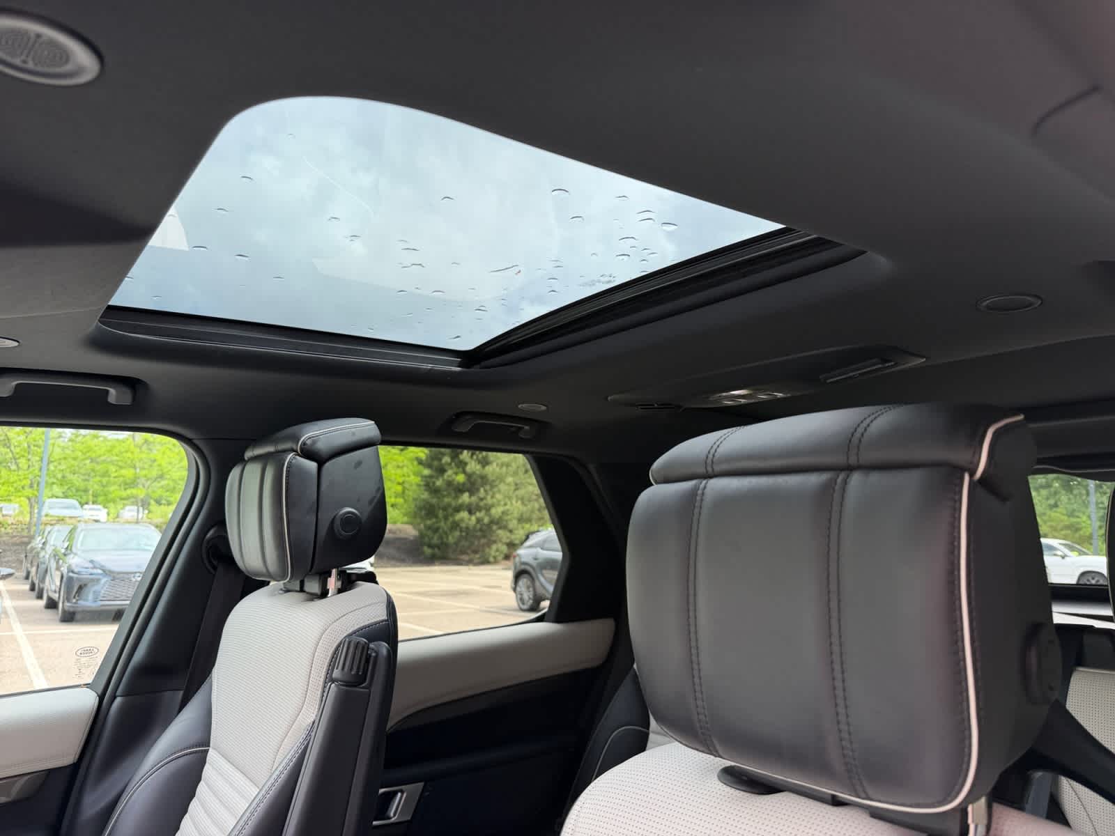 used 2021 Land Rover Discovery car, priced at $29,998